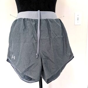Under Armour athletic short.